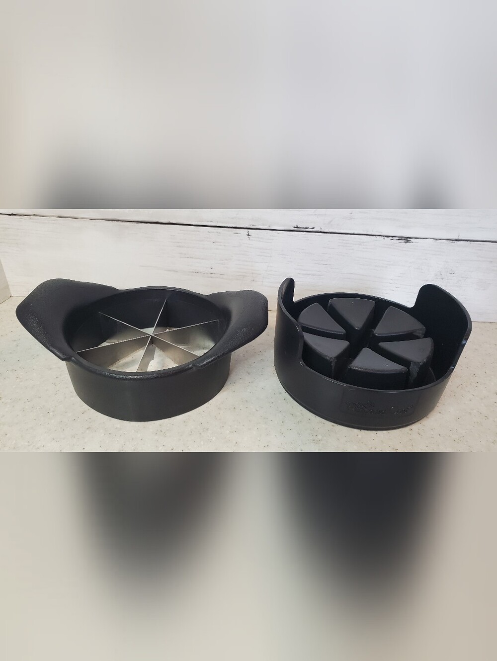 Pampered Chef Veggie Wedger #2417 2 Piece Fruit Vegetable Slicer Cutter Retired